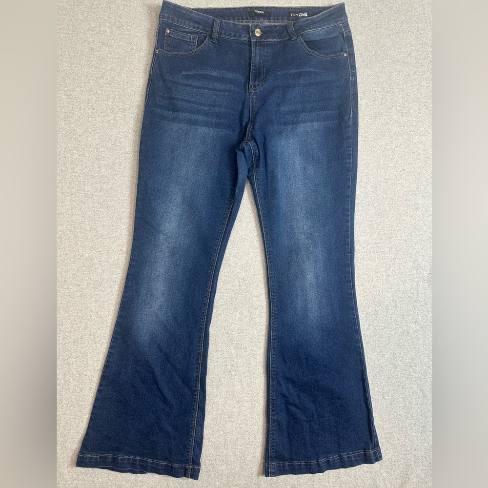 Kensie High Rise Flare Jeans Womens 32 Whisker Thigh Fade Darkwash
